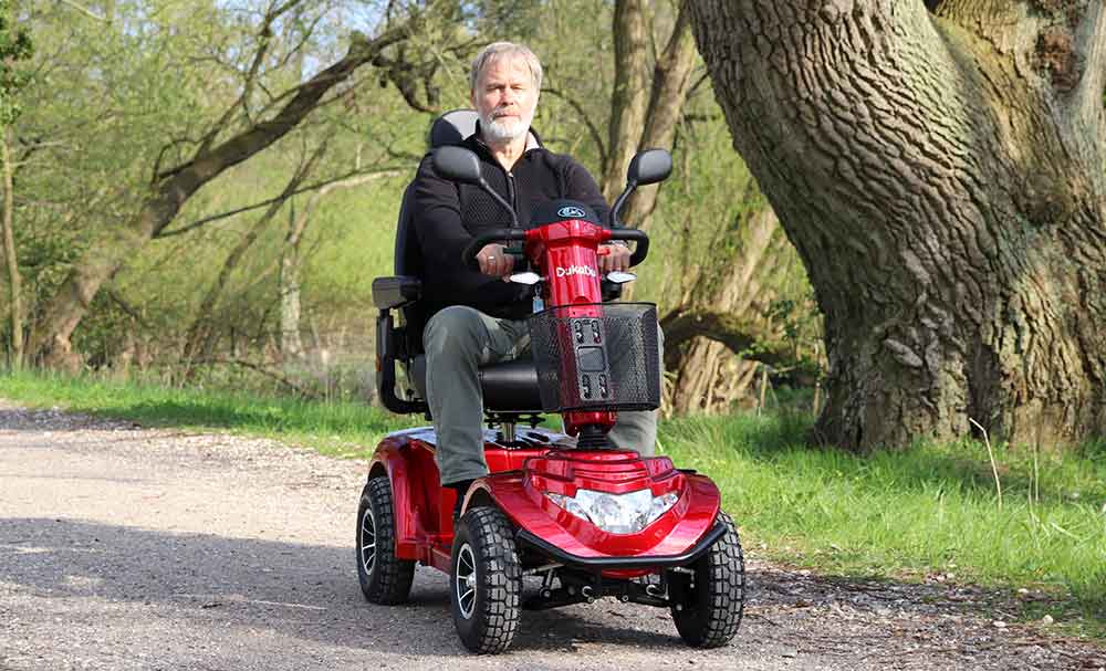 El scooter i Dansk til Ældre. 3 og 4 hjulet handicap - DukaDu